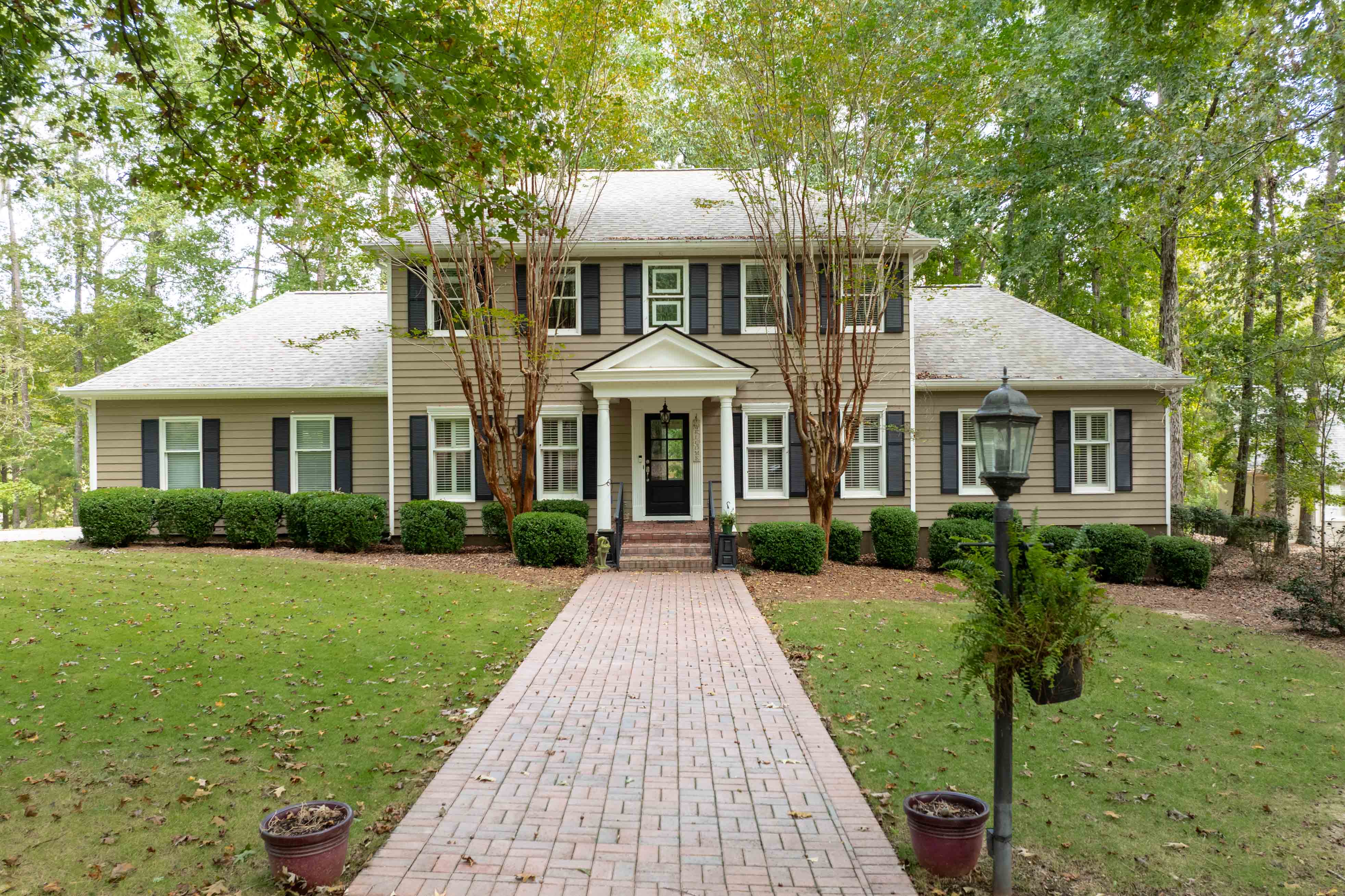 1051 Maddux Lane image 3